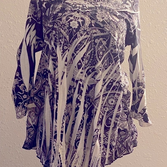 Live and let live beautiful top size  m  T25 - Picture 1 of 4